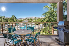 Outdoor dining - 1 Bedroom Coachella Weekend #1 &2 (Indio)