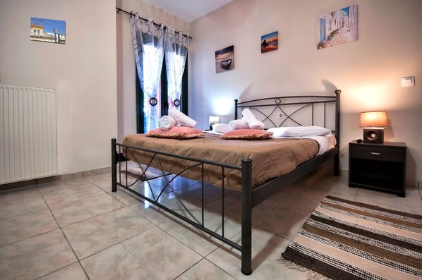 2 bedrooms, iron/ironing board, WiFi, bed sheets