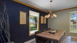 Dining - Modern Notre Dame Get Away! EV Charger (1614) (South Bend)