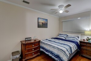 1 bedroom, internet, bed sheets