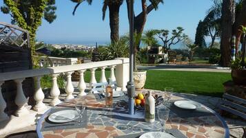 Ristorazione all'aperto