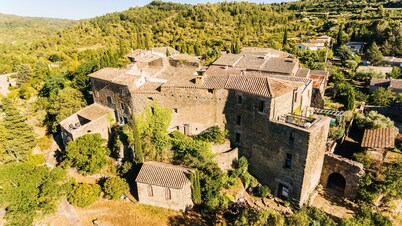 Le Roc sur l'Orbieu House 8pers/air-conditioned/ heated pool/jacuzzi/Carcassonne