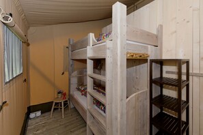 2 slaapkamers, reisbedje, gratis wifi, beddengoed