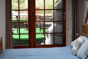 Desk, free WiFi, bed sheets
