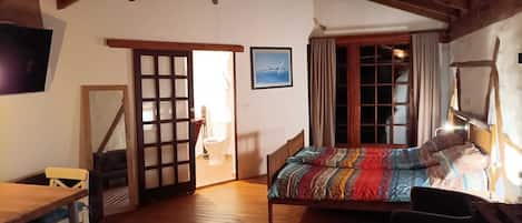 Desk, free WiFi, bed sheets