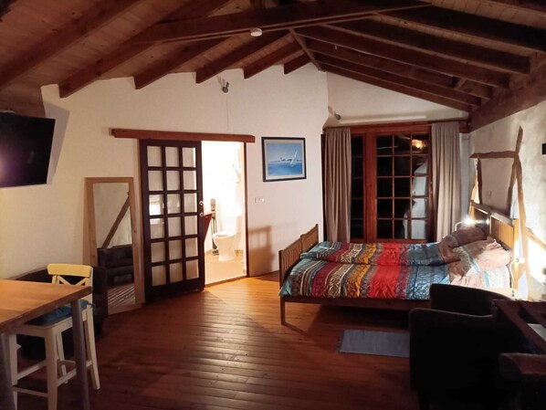 Desk, free WiFi, bed sheets