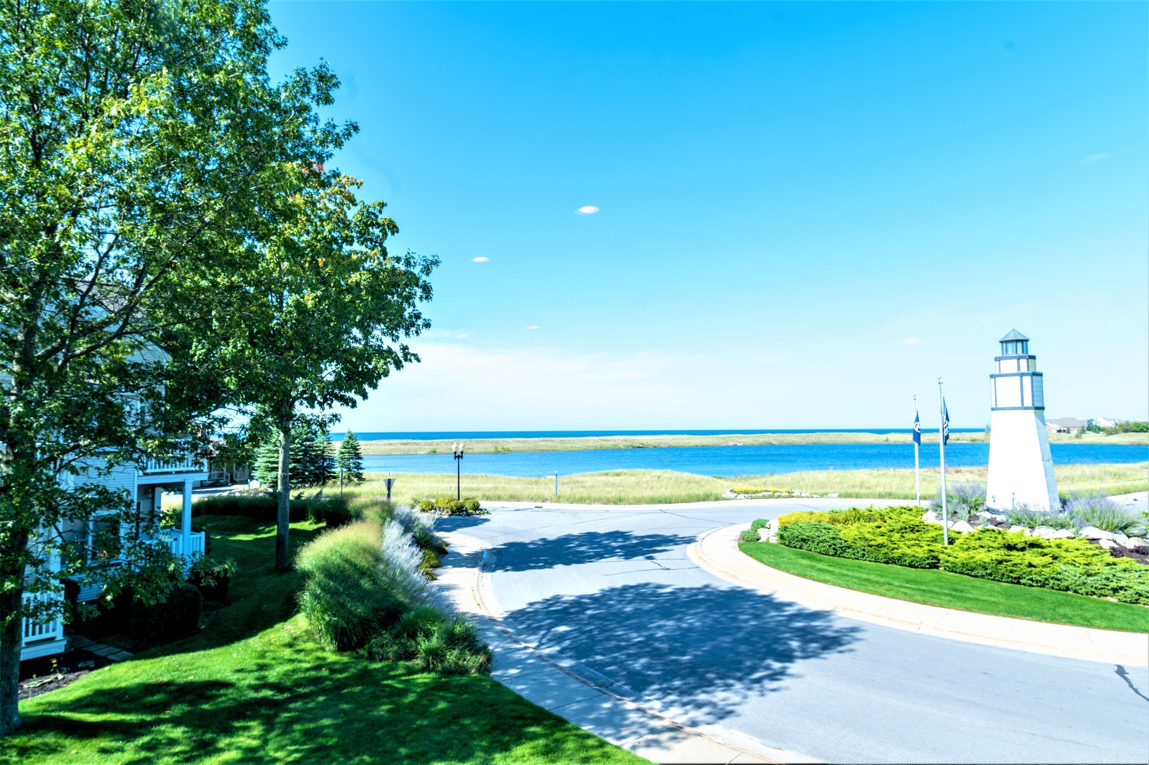 Updated Modern Lake View Condo