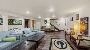 Télévision, livres, espaces bureaux