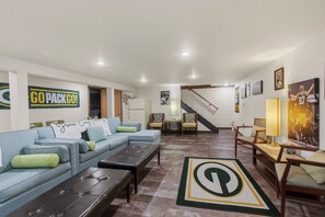 Télévision, livres, espaces bureaux