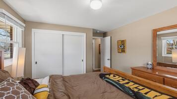 2 bedrooms, in-room safe, desk, free WiFi