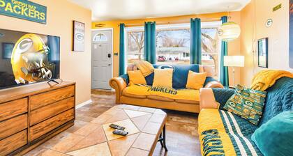 Heckklappe; 6 Minuten zu Fuß zu Lambeau, Party Garage; plus Familienzimmer mit Schlafsofa