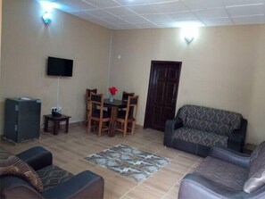 Leilighet – comfort, 3 soverom | Oppholdsrom | TV
