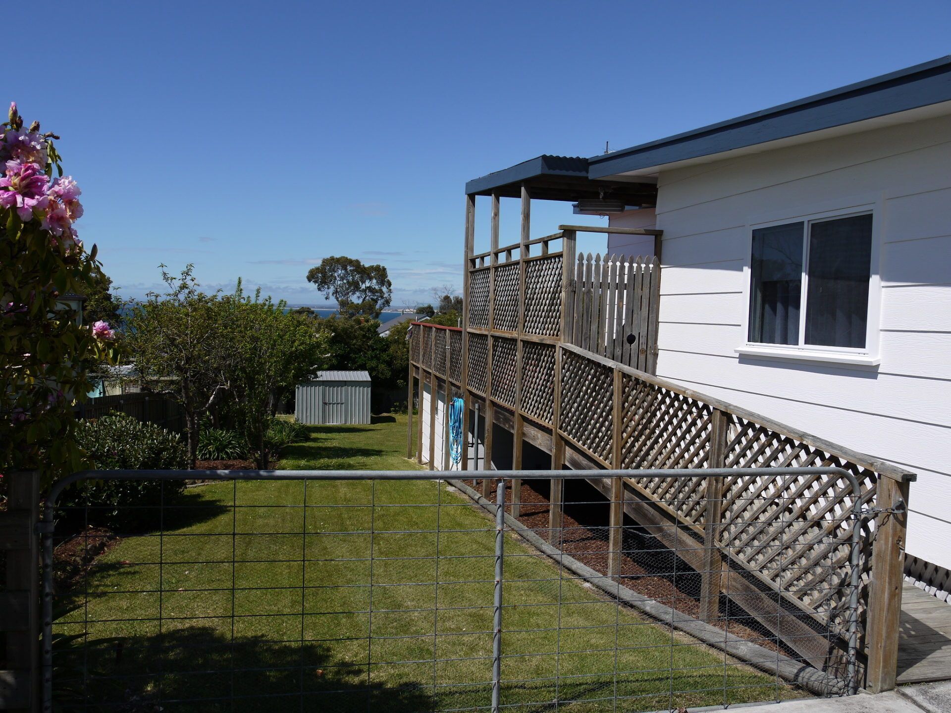 Large Deck - Beaches Nearby — image 3