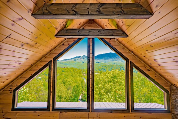 Interior - An Eagles Call: Spectacular Views! Theater, Games, Wifi, Hot tub, Fire Pit (Gatlinburg)
