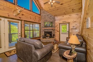 Interior - An Eagles Call: Spectacular Views! Theater, Games, Wifi, Hot tub, Fire Pit (Gatlinburg)