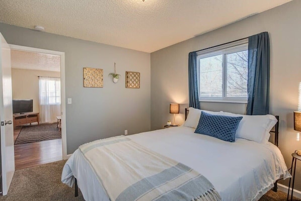 2 bedrooms, iron/ironing board, WiFi, bed sheets
