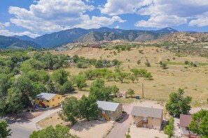 Exterior - Private Deck with Mountain view | Colorado Springs (Colorado Springs)