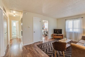 TV, offices - Private Deck with Mountain view | Colorado Springs (Colorado Springs)