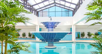Angle Oceanfront Executive Suite mit Balkon + Offizielle Vor-Ort-Vermietung