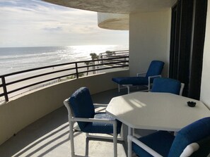 Outdoor dining - New Cancellation-500 & Bike Week Availability
Renovated 2BD/2BA (Daytona Beach Shores)