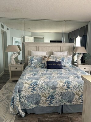 2 bedrooms, iron/ironing board, WiFi, bed sheets - New Cancellation-500 & Bike Week Availability
Renovated 2BD/2BA (Daytona Beach Shores)