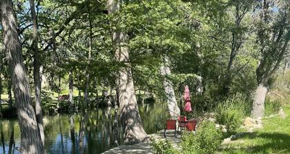 Cabin with wonderful view and Private River Access