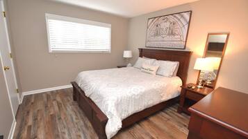 2 bedrooms, iron/ironing board, free WiFi, bed sheets