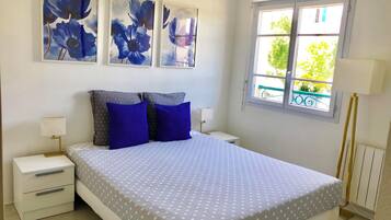 2 室のベッドルーム、アイロン / アイロン台、WiFi (無料)