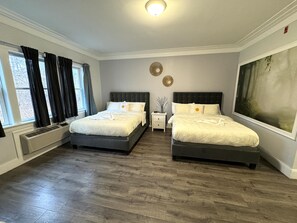 Comfort Room, 2 Queen Beds, Non Smoking, Refrigerator & Microwave | Individually furnished, desk, laptop workspace, blackout drapes - Solano Inn (Portland)