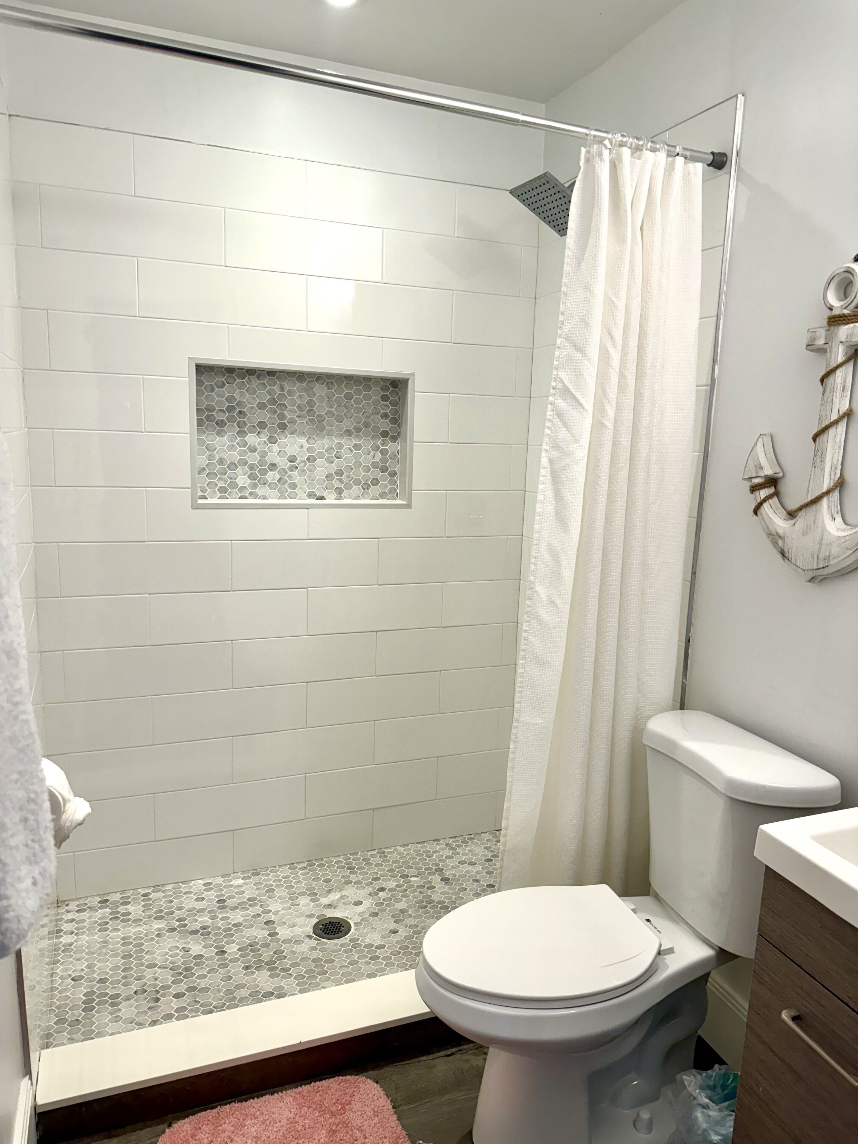 Kamar Comfort, 2 Tempat Tidur Queen, Bebas Asap Rokok, lemari es & microwave | Kamar mandi | Kombinasi shower/bathtub, pemandian mata air panas,  dan pancuran hujan