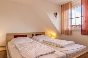 2 Schlafzimmer, Reisekinderbett, kostenloses WLAN