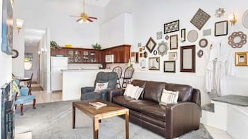 Tv, pejs, dvd-afspiller, stereoanlæg