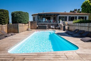 Piscine extérieure, piscine chauffée