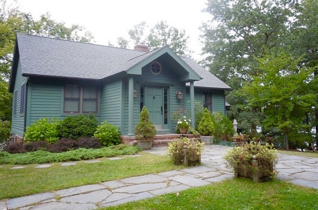 Lakefront Home in Hudson Valley Dutchess County, Pine Plains, New York