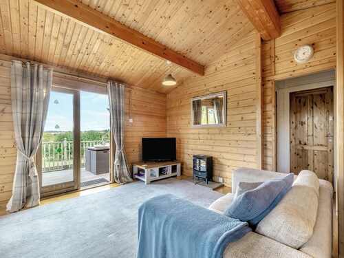 2 bedroom accommodation in Netherseal