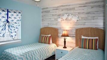 2 bedrooms, iron/ironing board, WiFi (free), bed sheets