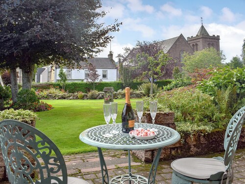 2 bedroom accommodation in Auchterarder