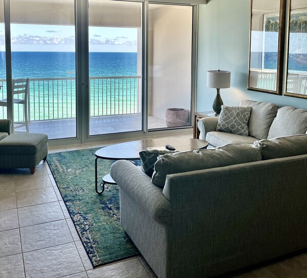 Flat-screen TV, table tennis