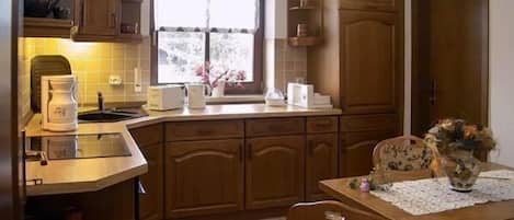Fridge, microwave, dishwasher, coffee/tea maker