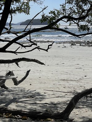 Beach nearby, sun loungers, beach towels