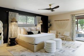 4 bedrooms, desk, laptop workspace, iron/ironing board