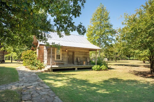 Das Cotton Gin Cabin Bed & Breakfast
