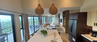 Spectacular 270 degree ocean/mountain VIEWS, very private, recently remodeled