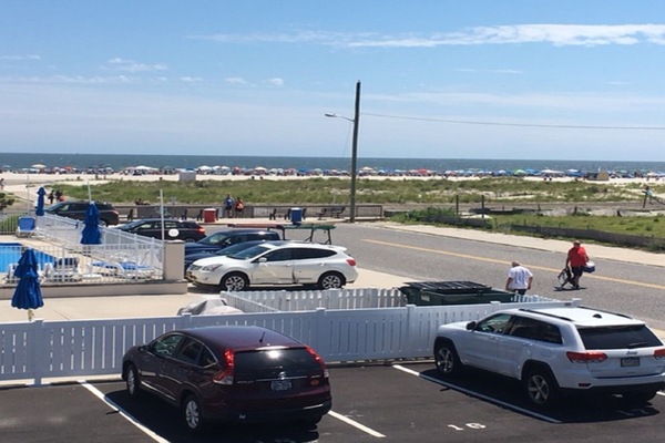 Wildwood Crest, NJ - 75ft to the Beach!!
