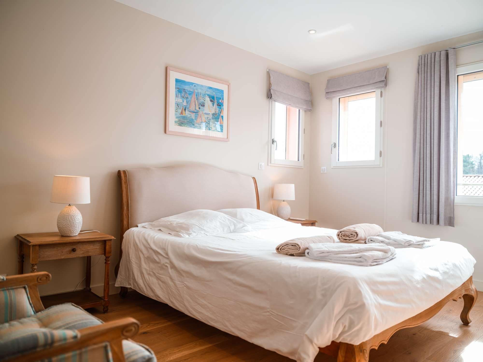 3 chambres, fer et planche à repasser, Wi-Fi, draps fournis