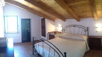 4 Schlafzimmer, Bügeleisen/Bügelbrett, Internetzugang, Bettwäsche