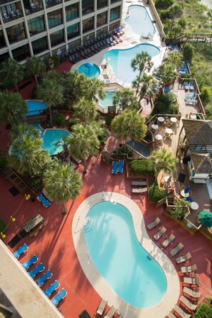Una piscina techada, una piscina climatizada