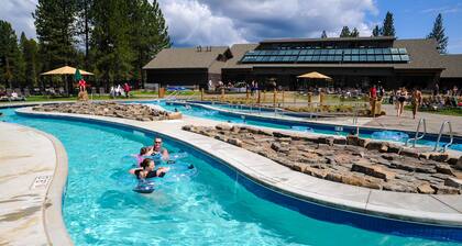 Tilava koti, jossa on oma poreallas, Ping-Pong, jaetut uima-altaat ja 10 SHARC-passia!