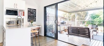 Flamingo House - 7 mins to Pokolbin wineries, dog friendly, fully fenced