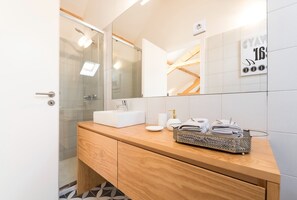Articles de toilette écologiques, sèche-cheveux